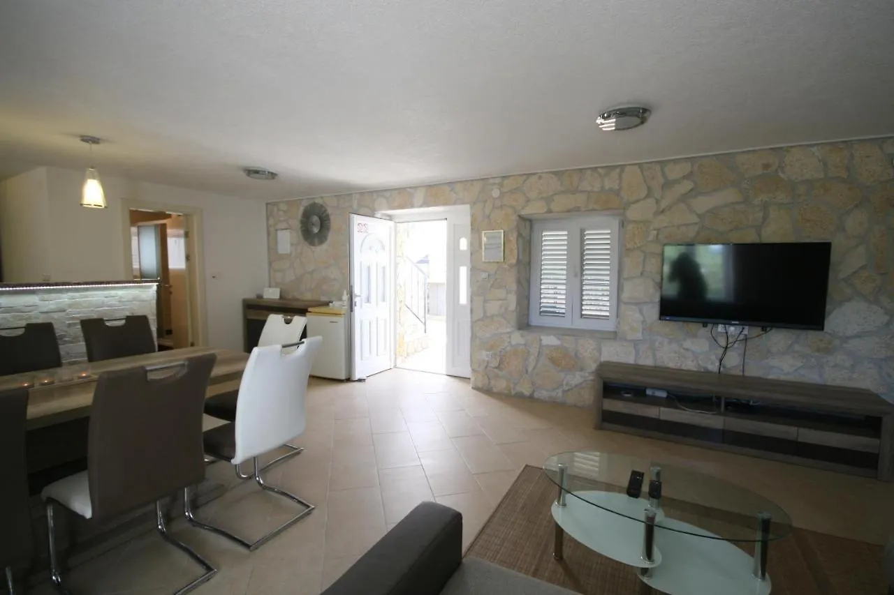 House Sakarun Villa Veli Rat 0*,  Croatia